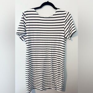 Striped Short Sleeve T-Shirt Dress in White & Black Size S | Classic, Minimalist
